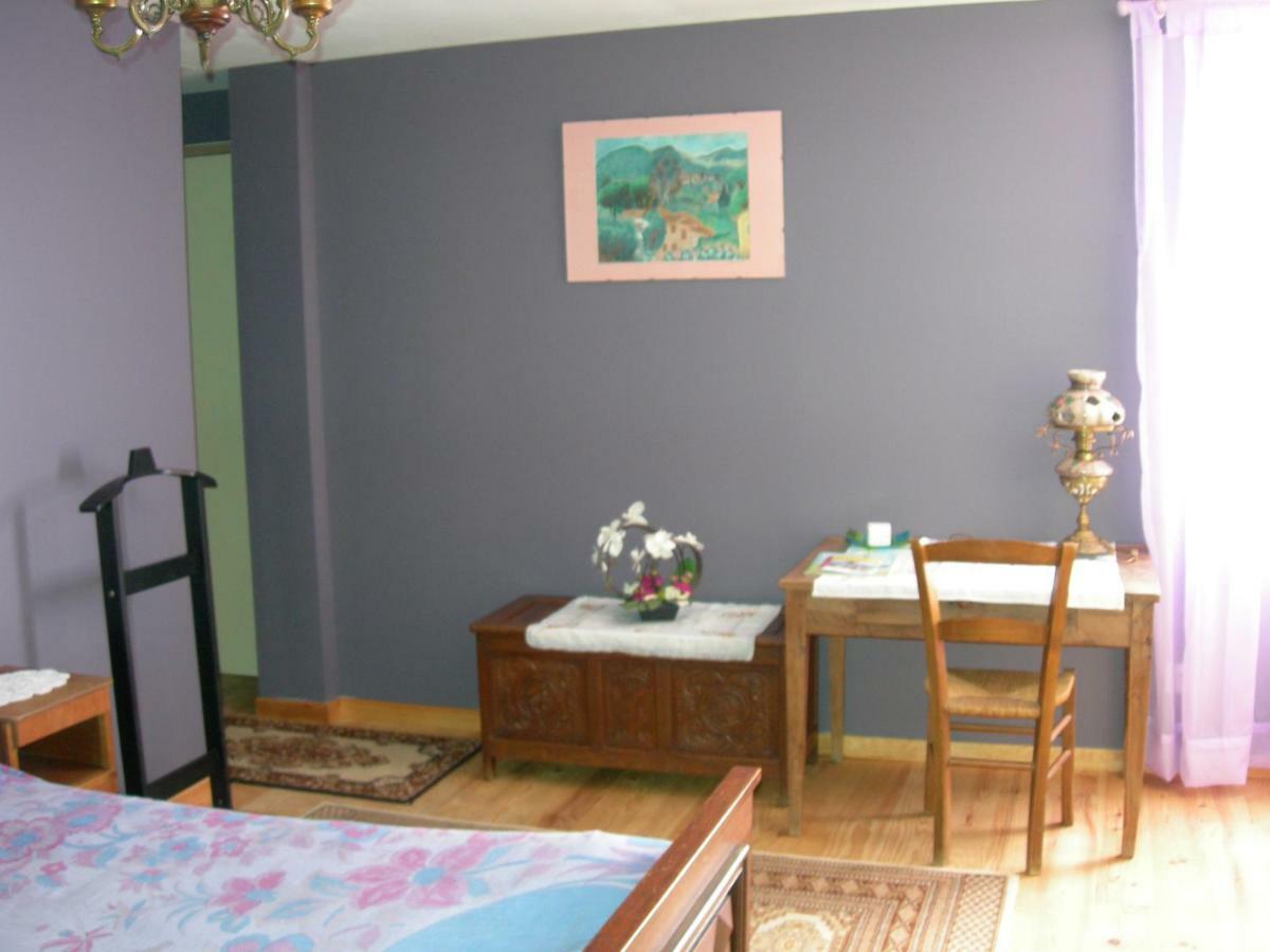 Sous La Glycine Bed & Breakfast Mielan Exterior photo