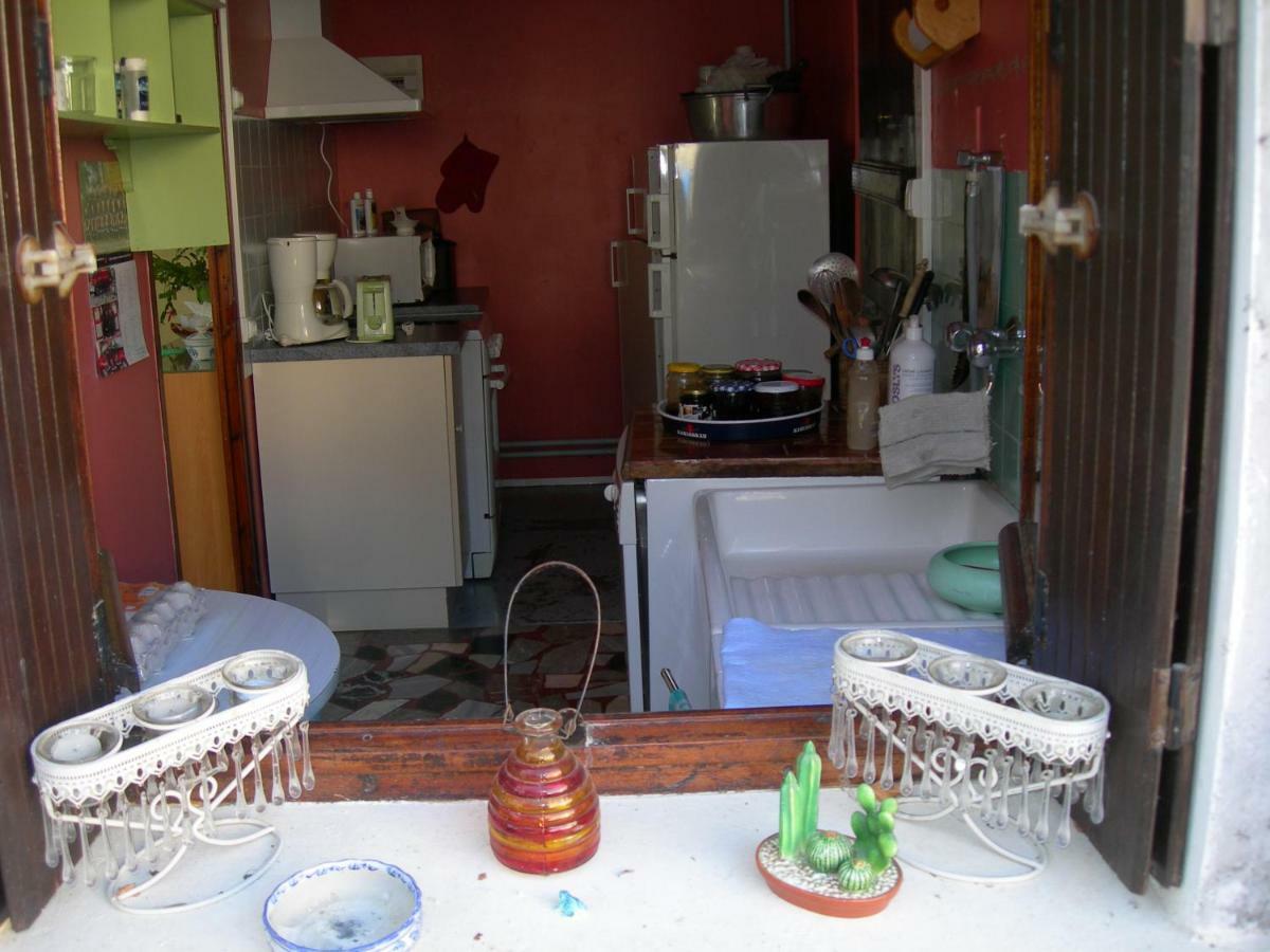 Sous La Glycine Bed & Breakfast Mielan Exterior photo