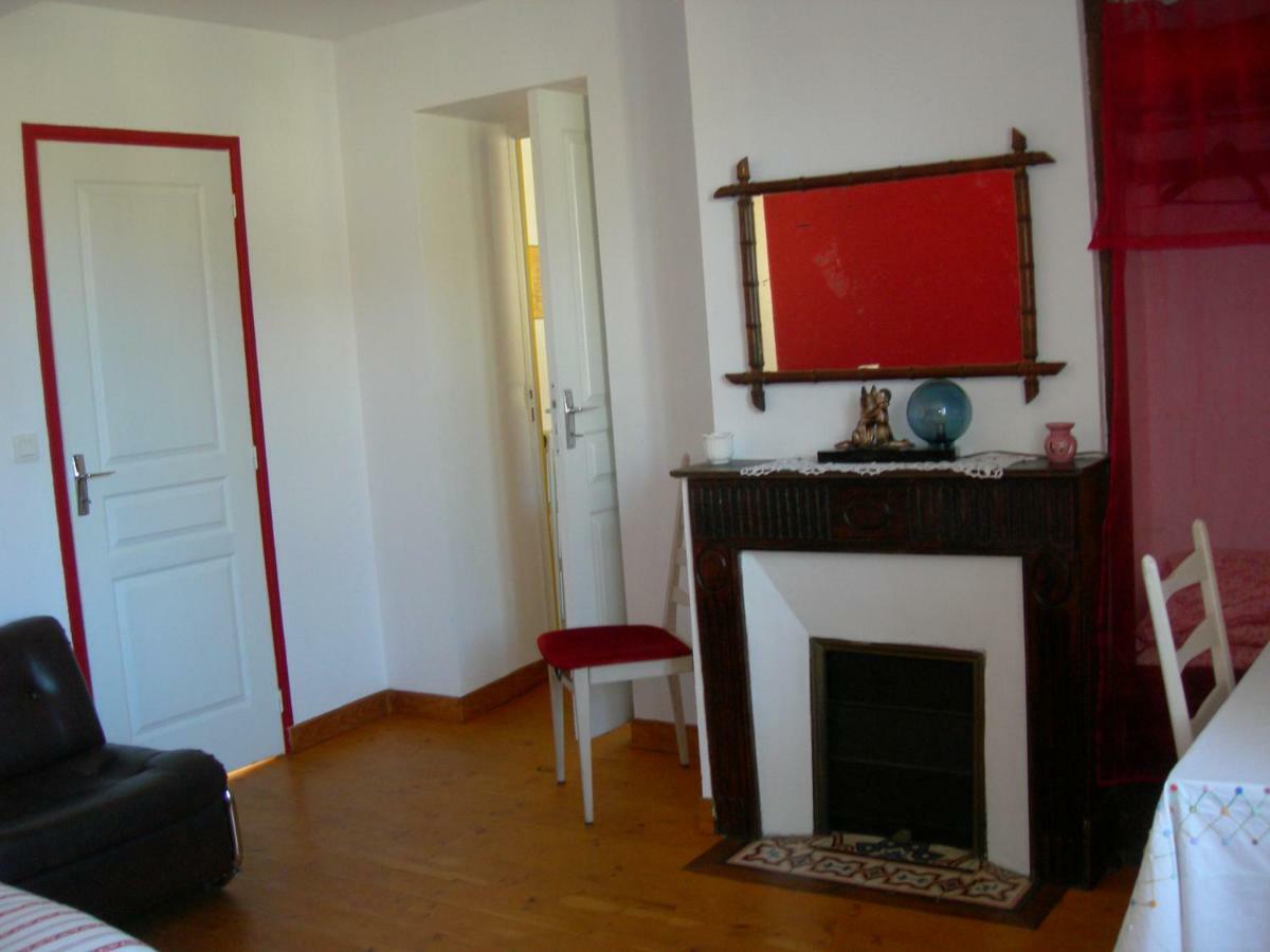 Sous La Glycine Bed & Breakfast Mielan Exterior photo