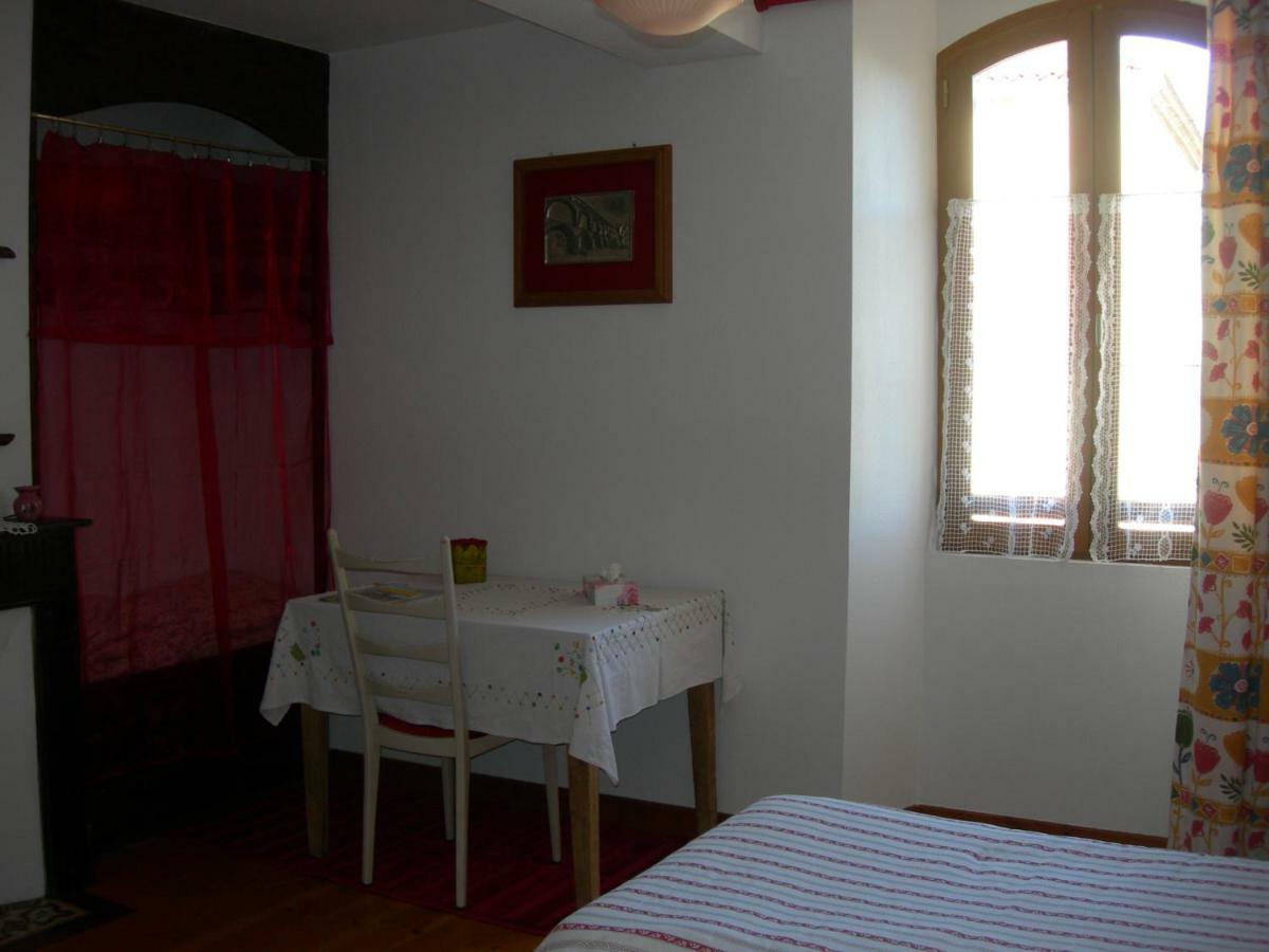 Sous La Glycine Bed & Breakfast Mielan Exterior photo