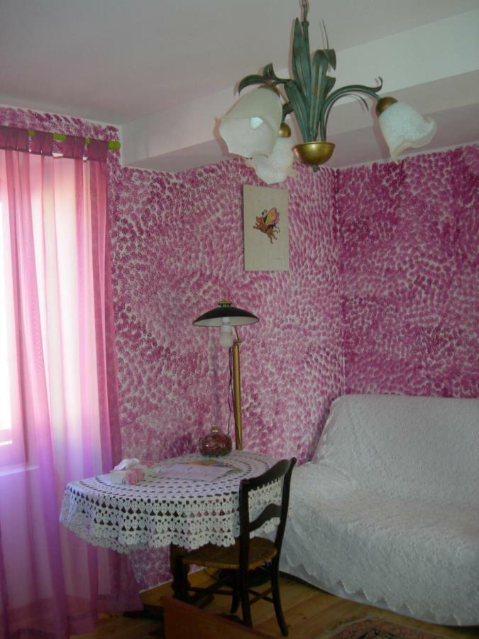Sous La Glycine Bed & Breakfast Mielan Exterior photo
